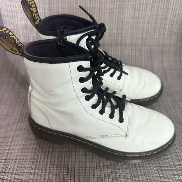 Dr. Martens White Leather Ankle Boots Size 2 - Picture 1 of 12